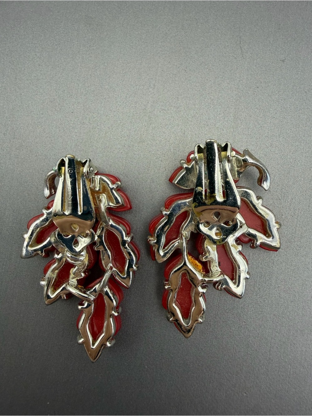 Lisner Red Leaf Cluster Thermoset Clip-On Earrings Vintage 2” - Picture 4 of 10